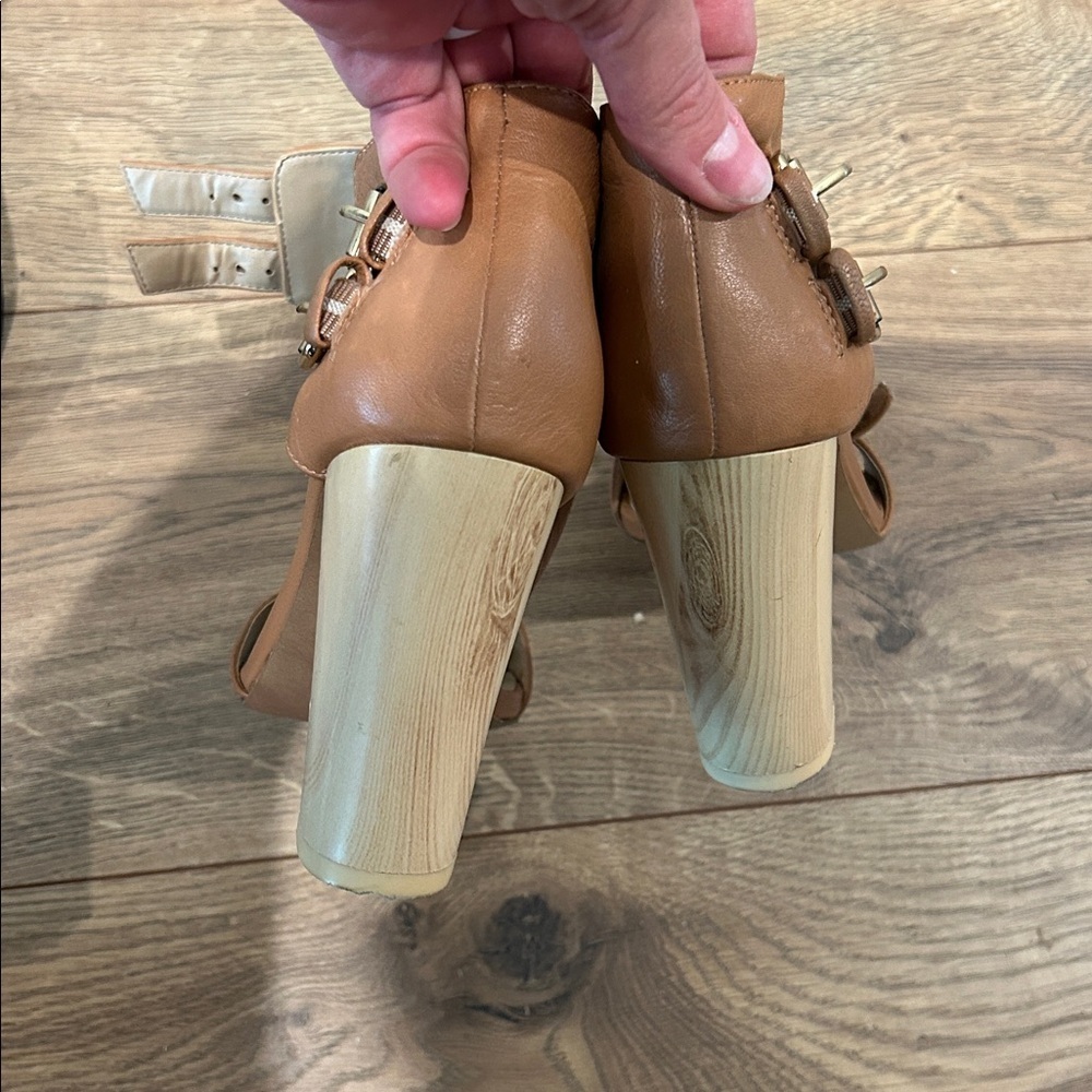 Sole Society Tan Heeled Sandals with Buckles - Picture 3 of 4